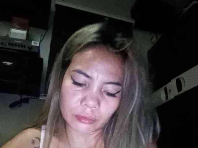 HEARTQUEEN webcam