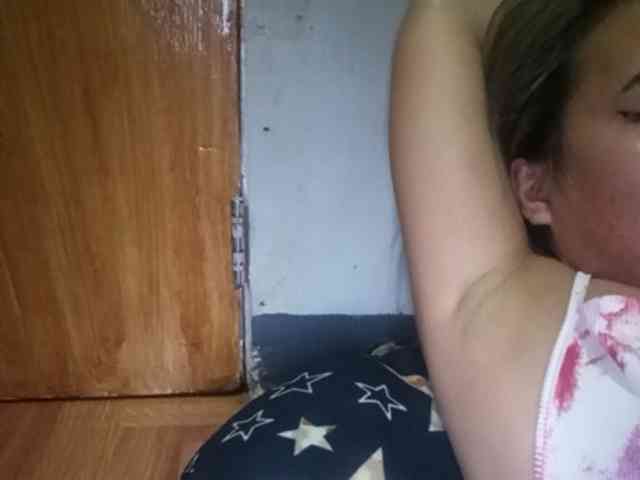 HEARTQUEEN webcam