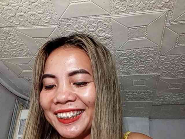 HEARTQUEEN webcam
