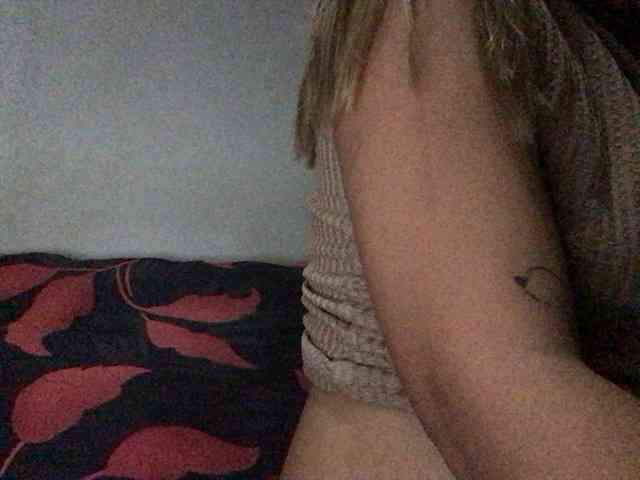 HEARTQUEEN webcam