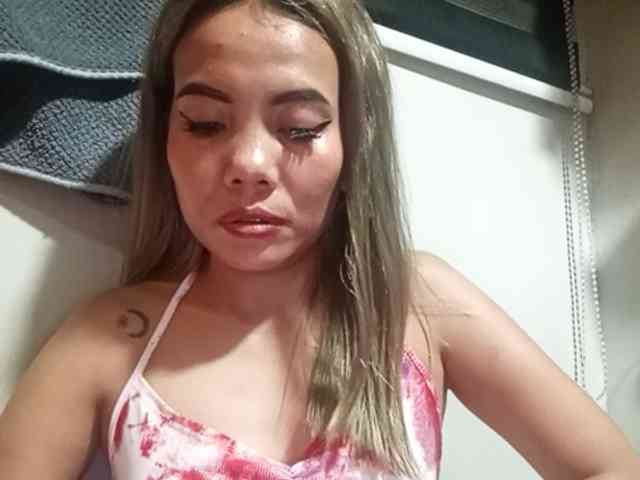 HEARTQUEEN webcam