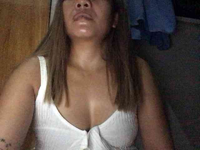 HEARTQUEEN webcam
