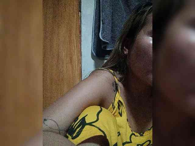 HEARTQUEEN webcam