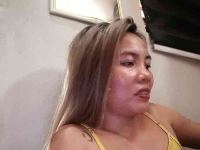 HEARTQUEEN webcam
