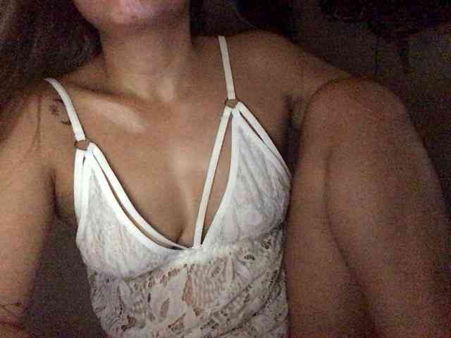 HEARTQUEEN webcam