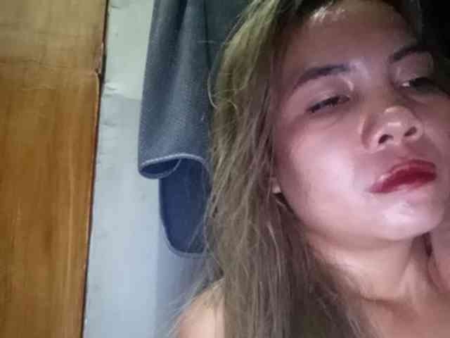 HEARTQUEEN webcam