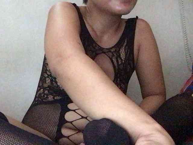 HEARTQUEEN webcam