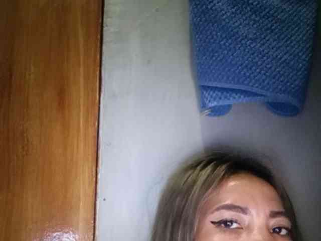 HEARTQUEEN webcam