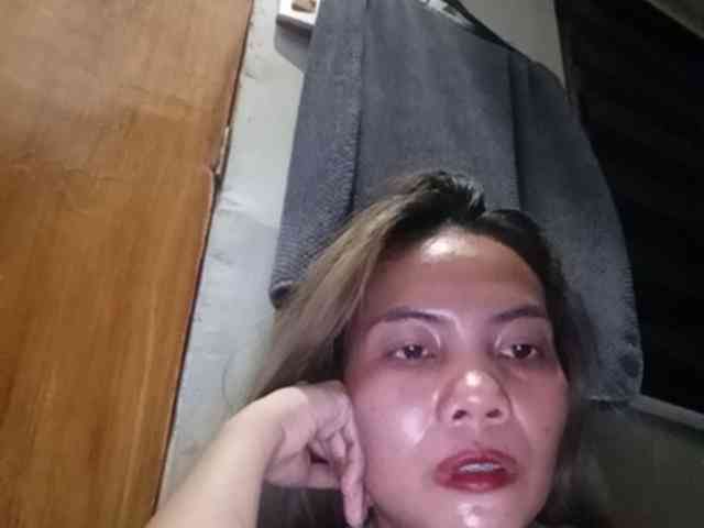 HEARTQUEEN webcam