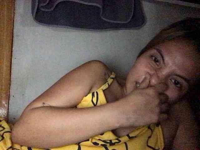 HEARTQUEEN webcam