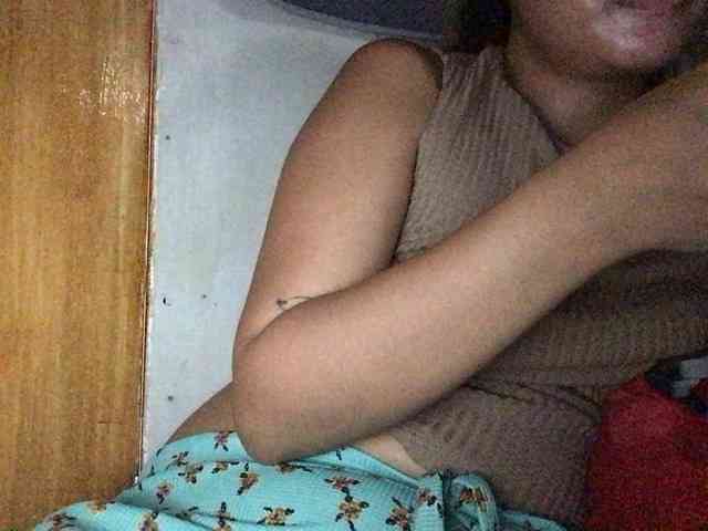 HEARTQUEEN webcam