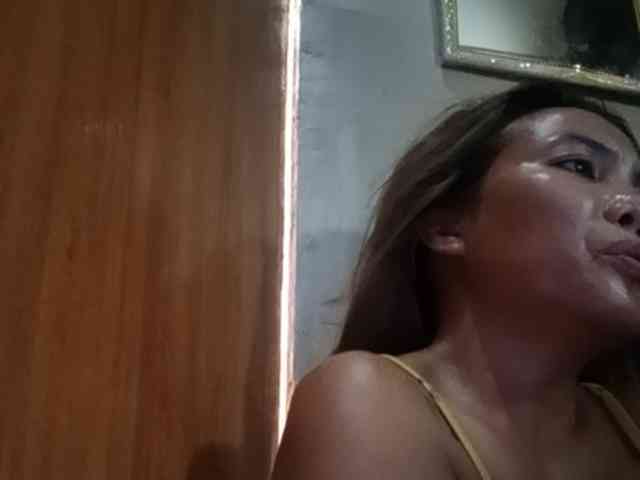 HEARTQUEEN webcam