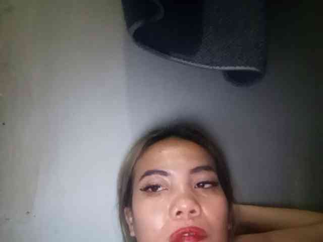 HEARTQUEEN webcam