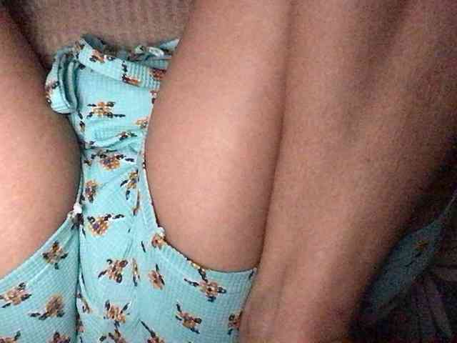 HEARTQUEEN webcam