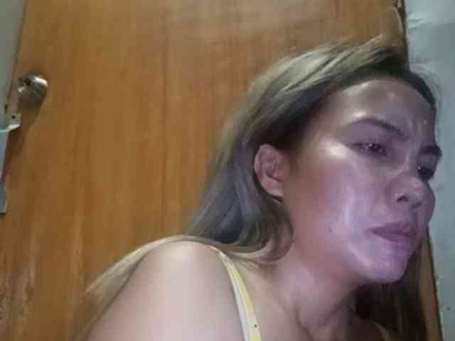 HEARTQUEEN webcam