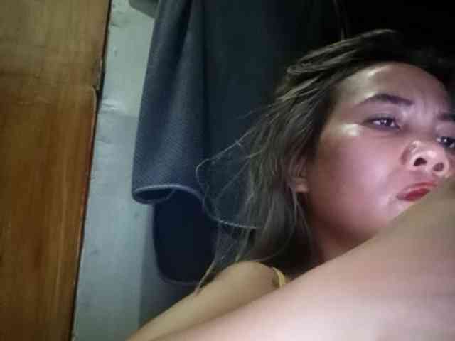 HEARTQUEEN webcam