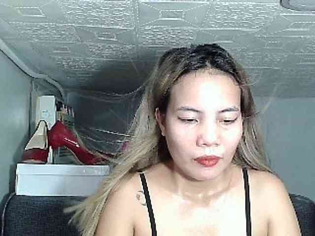 HEARTQUEEN webcam