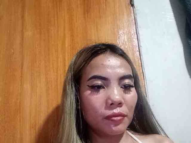 HEARTQUEEN webcam