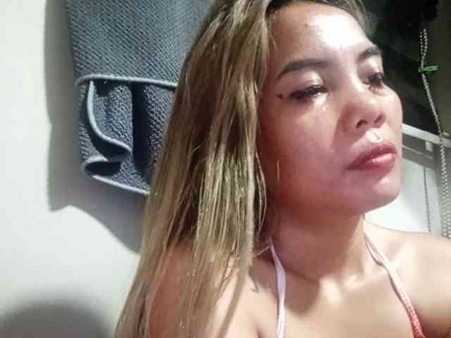 HEARTQUEEN webcam