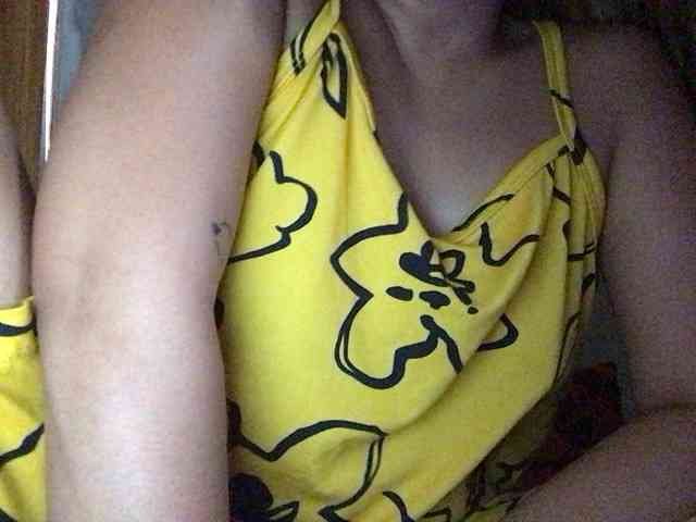 HEARTQUEEN webcam