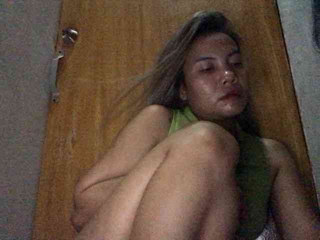 HEARTQUEEN webcam
