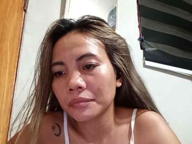 HEARTQUEEN webcam
