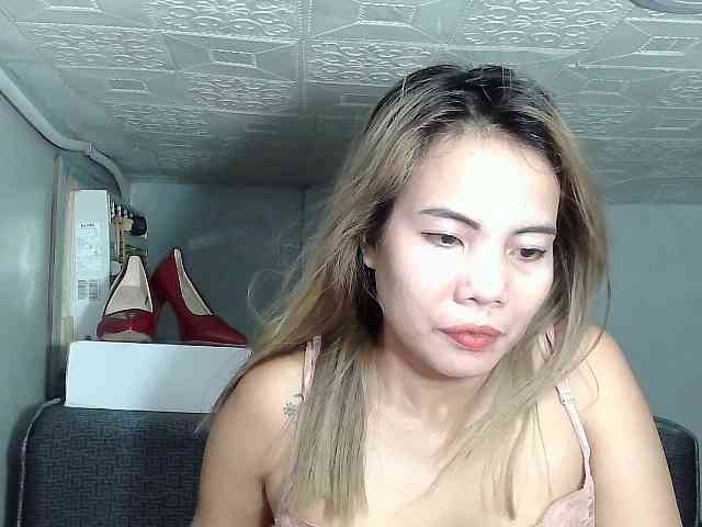 HEARTQUEEN webcam