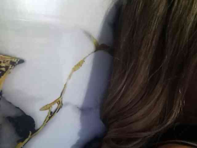 HEARTQUEEN webcam