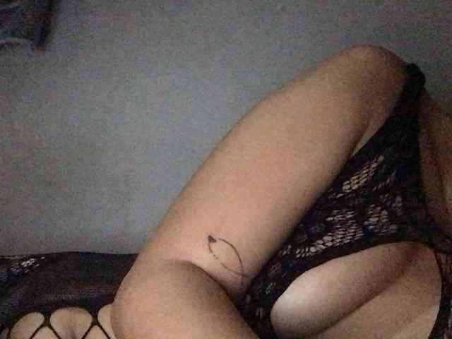HEARTQUEEN webcam
