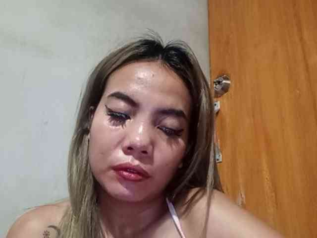 HEARTQUEEN webcam
