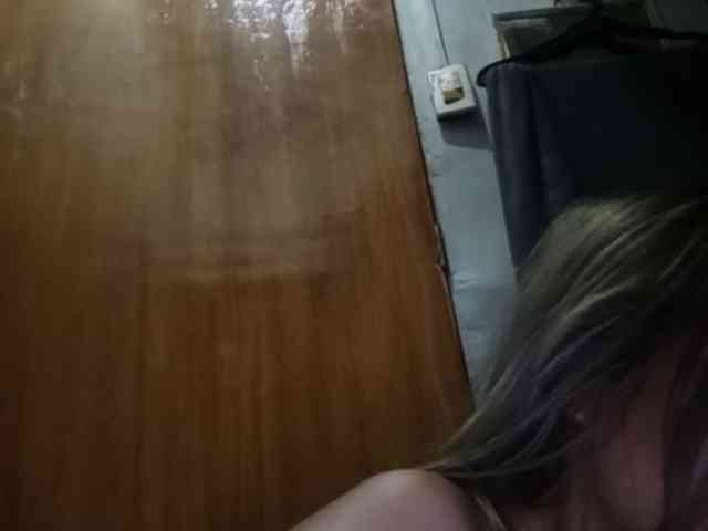HEARTQUEEN webcam