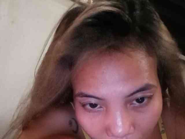 HEARTQUEEN webcam