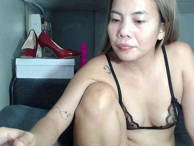 HEARTQUEEN webcam