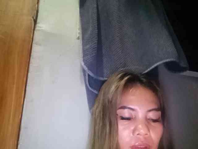 HEARTQUEEN webcam