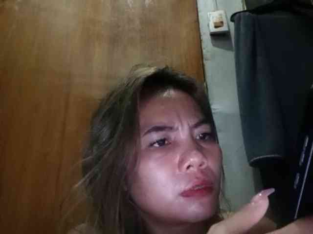 HEARTQUEEN webcam