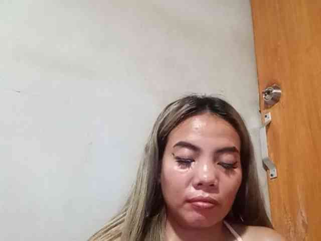 HEARTQUEEN webcam