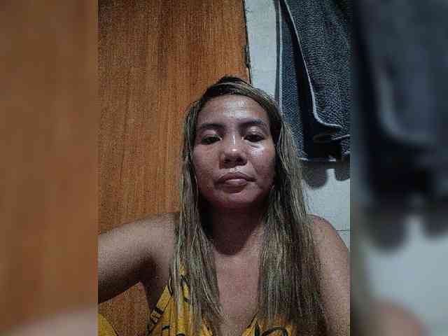 HEARTQUEEN webcam