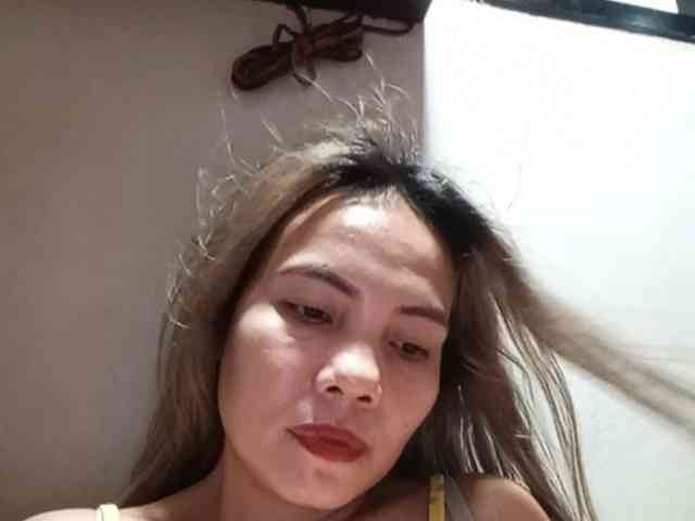 HEARTQUEEN webcam