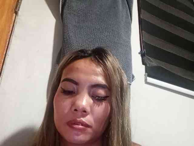 HEARTQUEEN webcam