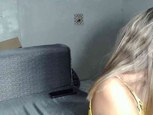 HEARTQUEEN webcam