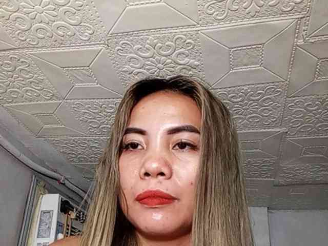 HEARTQUEEN webcam