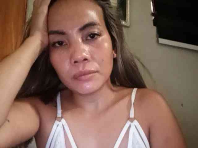 HEARTQUEEN webcam