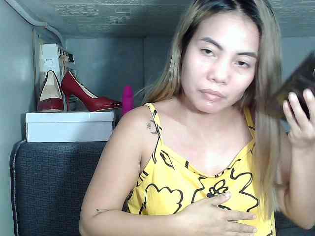 HEARTQUEEN webcam