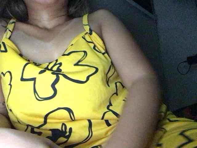 HEARTQUEEN webcam