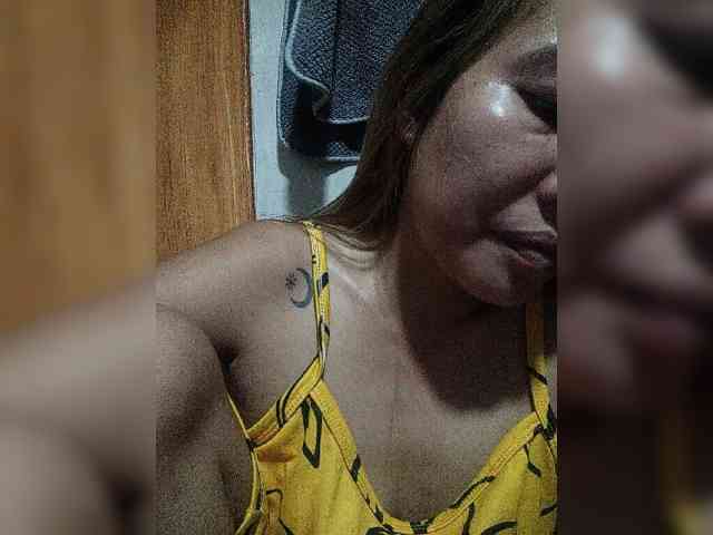 HEARTQUEEN webcam