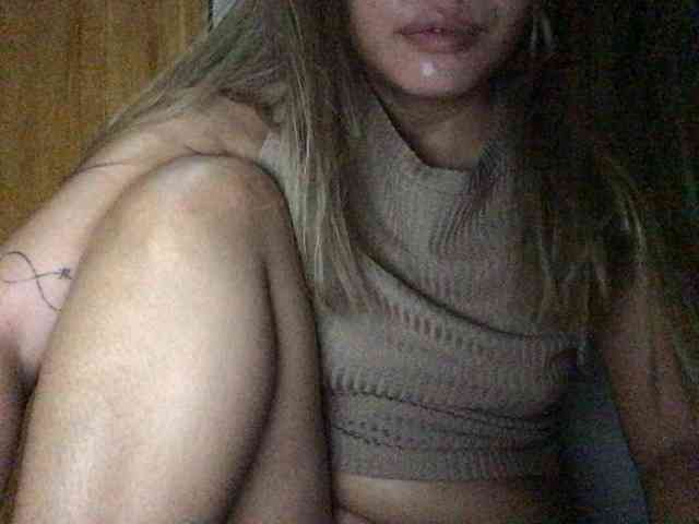 HEARTQUEEN webcam
