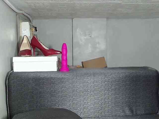 HEARTQUEEN webcam