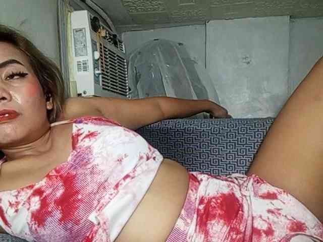 HEARTQUEEN webcam