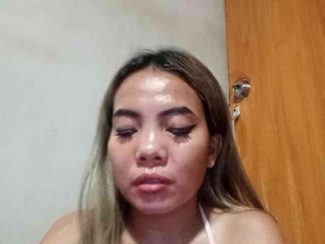 HEARTQUEEN webcam