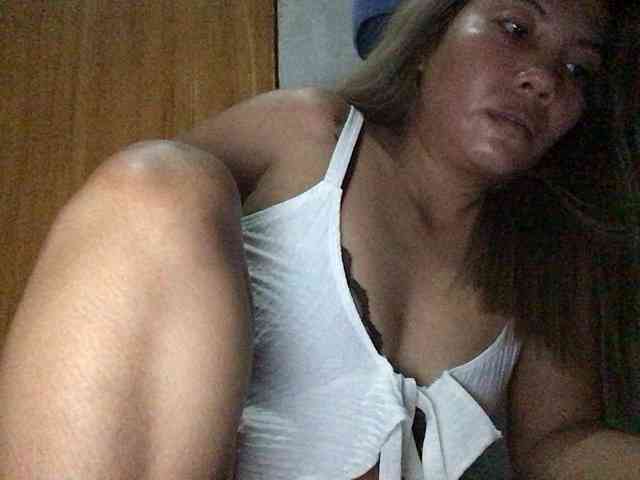HEARTQUEEN webcam